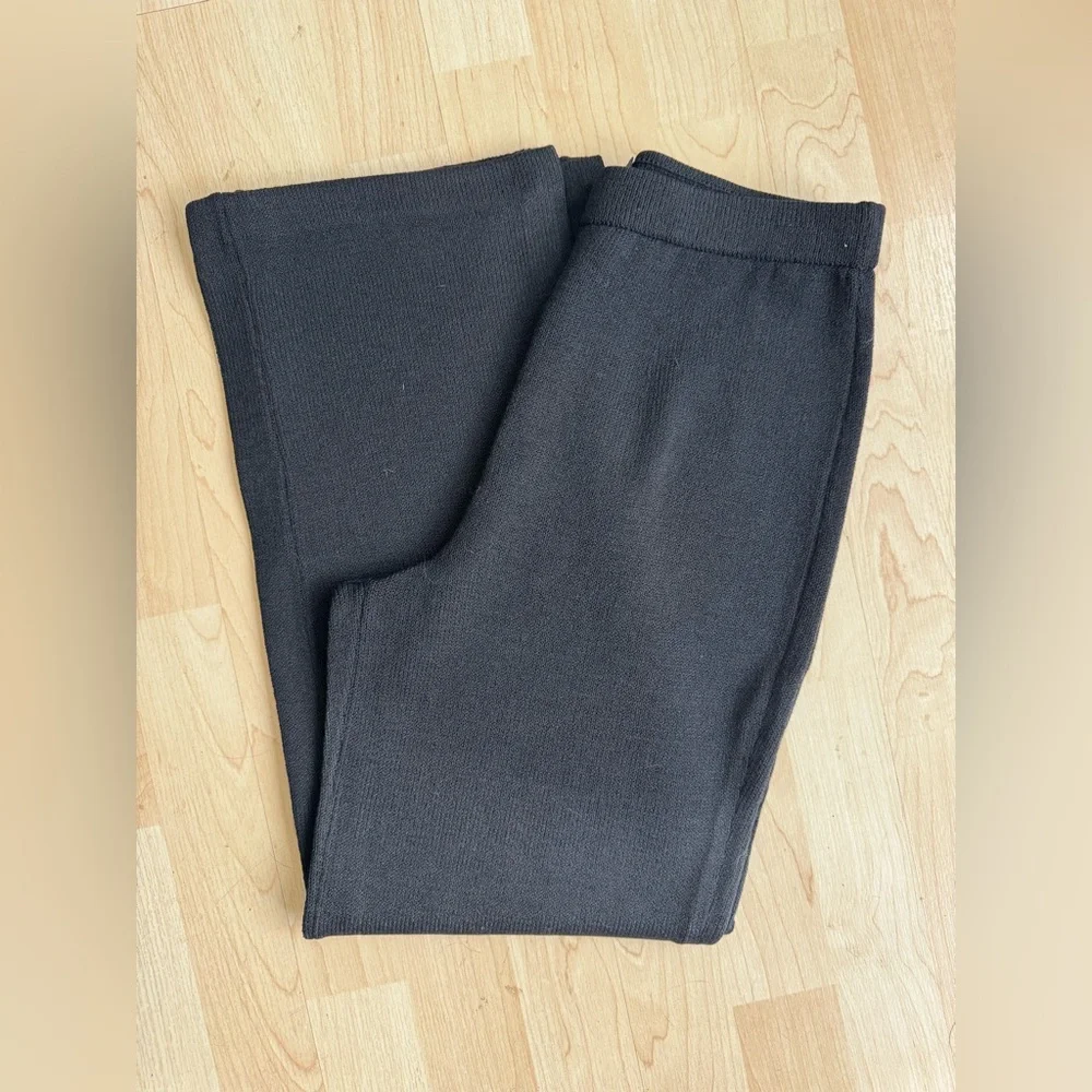 St. John Caviar Black Knit Pants - Small - Picture 2 of 3